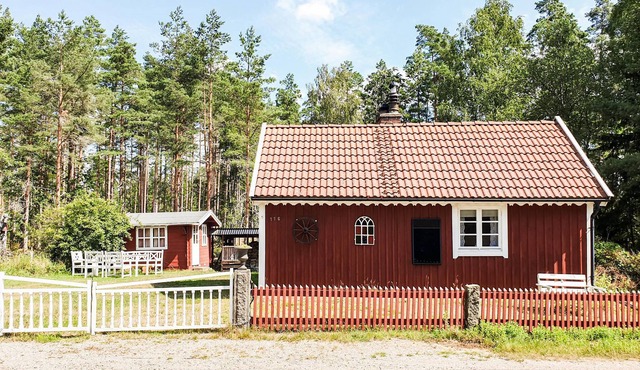 Cottage overlooking the countryside for a wonderful vacation close to nature.