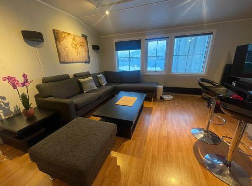 Cozy Tromsø Apartment - Central - Near bus Access