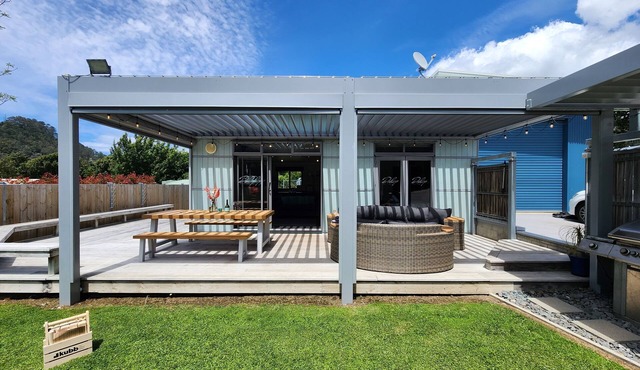 Dulop - private, modern and comfortable, great indoor/outdoor flow