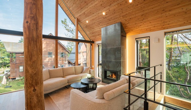 Echowoods. Luxe. Fireplace. Onsen