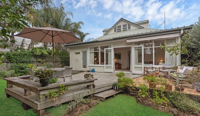 Elegant Devonport Living by Bespoke Stays