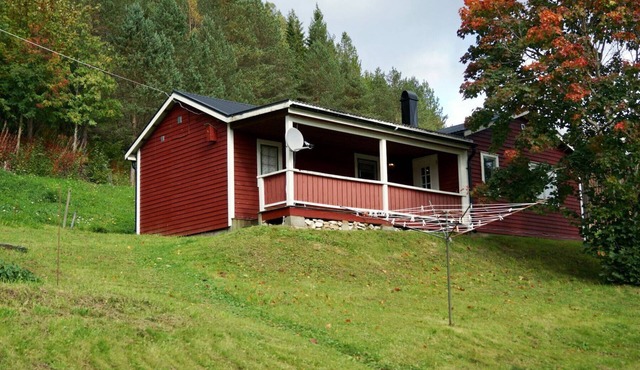 Enchanting panoramic views of the lake and mountains