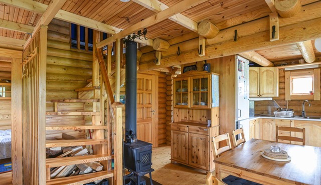 Enjoy a wonderful vacation in this beautiful cottage with rustic charm.