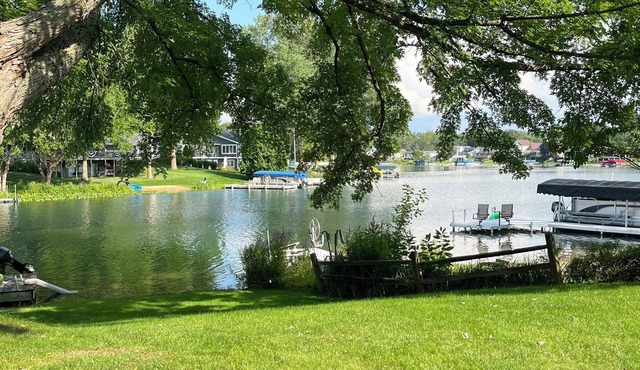 Experience the Charm of Diamond Lake