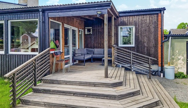 Experience the peace and nature in this cosy holiday home.