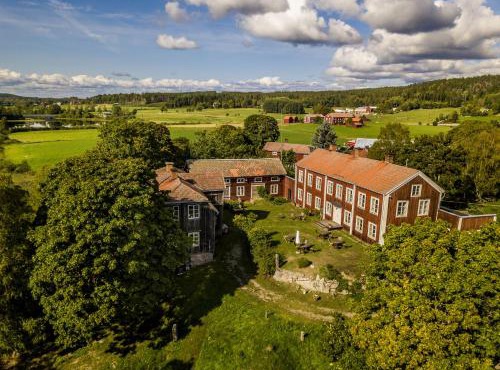 Frägsta Hälsingegård B&B