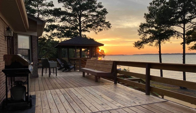 Gilbert Lakefront Retreat w/Private Dock!