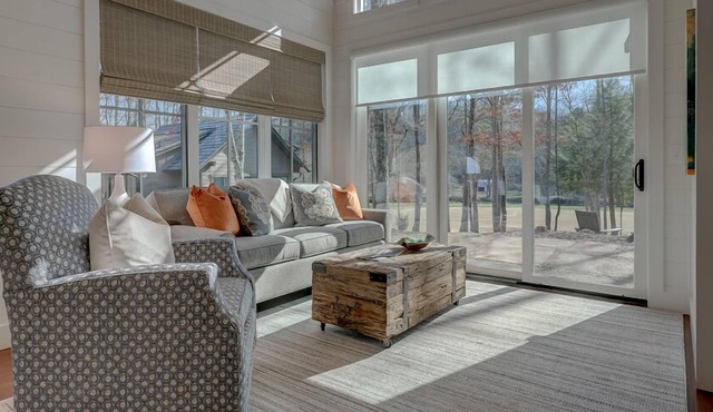 Golf and Riverfront Cottage | King Bed | Group Availability