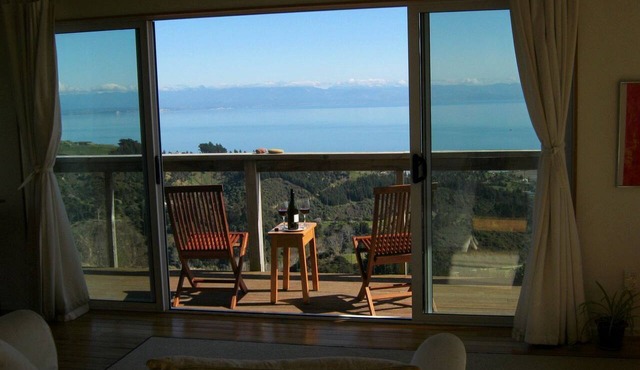 Gorgeous Cottage Rental with Tasman Bay Views in Nelson, New Zealand