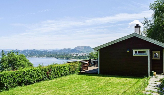 Gorgeous home in Hommersåk with WiFi