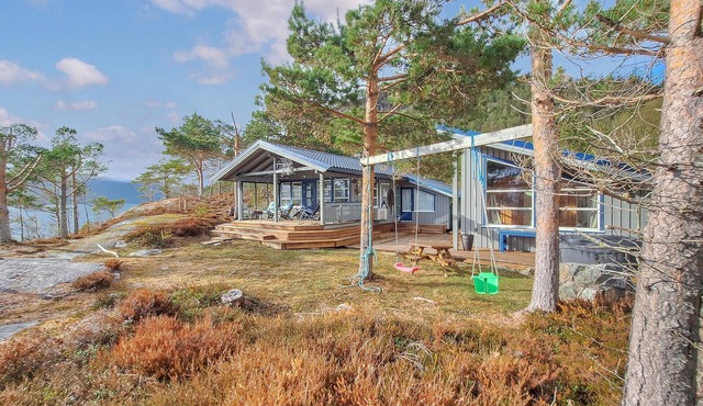 Gorgeous home in Snillfjord with WiFi