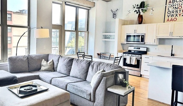 Gorgeous West Loop Loft —1Br1Ba —Perfect Location —3MONTH MIN OTHERWISE FLEXIBLE