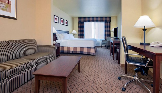 Great for a Romantic Getaway! W/ Meeting Room
