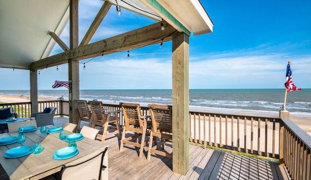 Gulf Front Luxury Beach House w/Mini Golf, Hot Tub, Firepit + Family Friendly