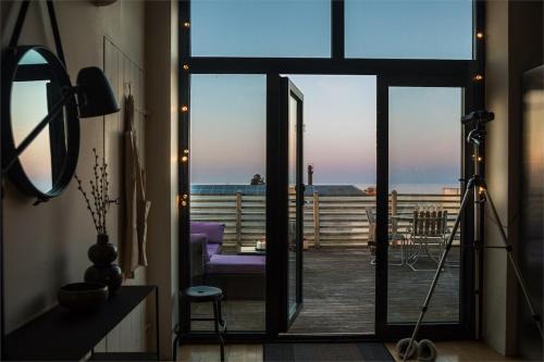 Gunilla - Beautiful flat with sea view & roof terrace