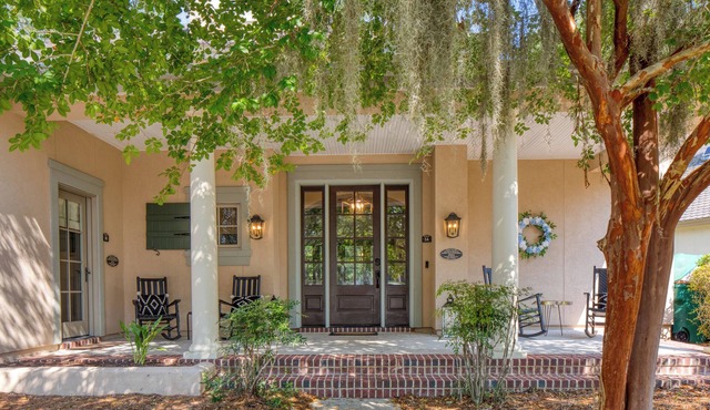 Hampton Hideaway-Quaint Golf Cottage, Newly Renovated