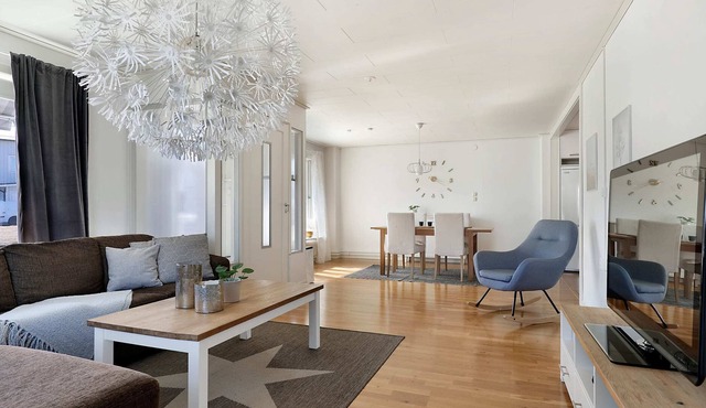 Homely, comfy flat for business