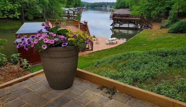 Hook Wine & Sinker | Peaceful Cove