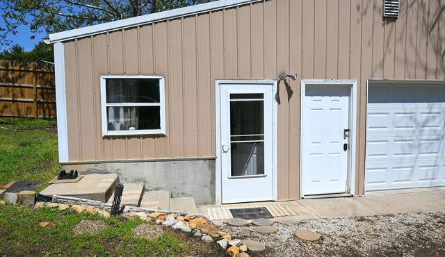 Hotel Oasis at Fall River Lake - Bungalow w/Outdoor Kitchen
