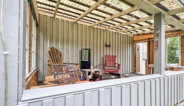 In this attractive cottage near the lake you can spend a relaxing vacation!