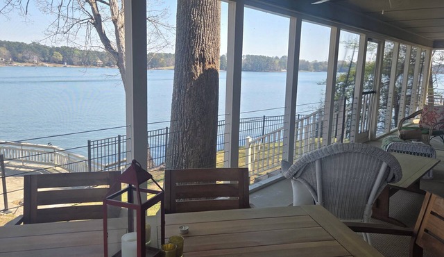 LAKE MURRAY WATERFRONT - ENTIRE HOME - CLOSE TO DREHER ISLAND STATE PARK