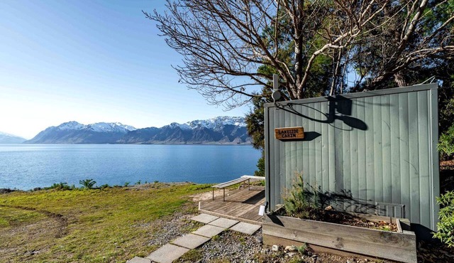 Lakefront Hawea Accommodation Ideal for Glamping in New Zealand