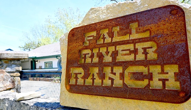 Lakeside Ranch-Themed Loft Cabin w/Full Entertainment Patio!