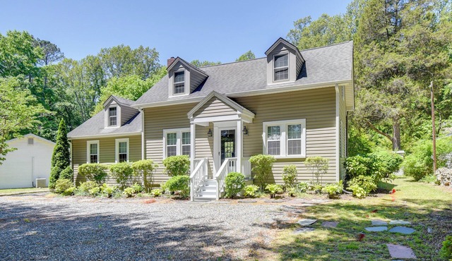 Located in the Heart of Gloucester Courthouse!