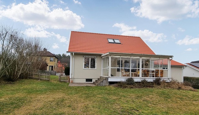 Look forward to a wonderful vacation with the whole family in this inviting vacation home.