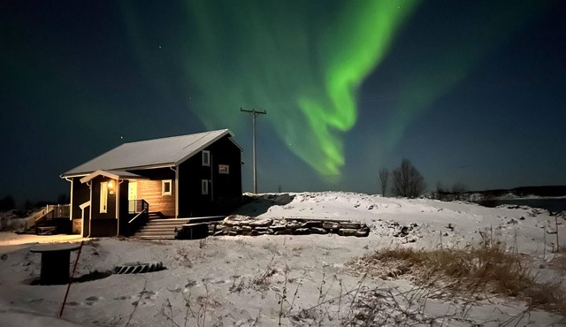 Lovely home in Engeløya