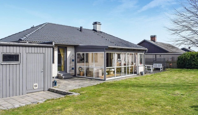 Lovely home in Simrishamn with WiFi