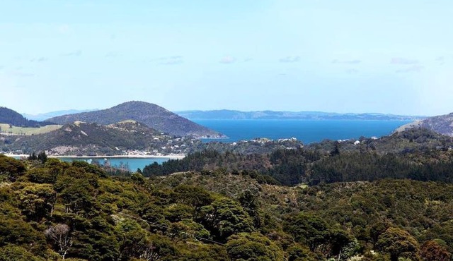 Luxurious Bed and Breakfast Accommodation with Sea Views in Coromandel, New Zealand