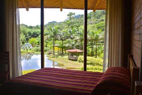 Macaw Lodge