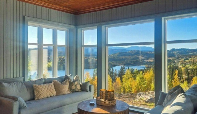 Manor house with panoramic views of Jotunheimen