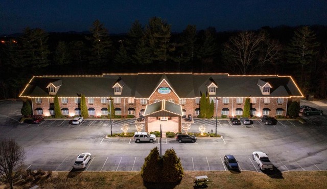 Mountain Inn & Suites Flat Rock