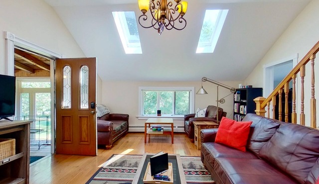 Mountain-view house with wood-burning fireplace, deck, patio, & washer/dryer