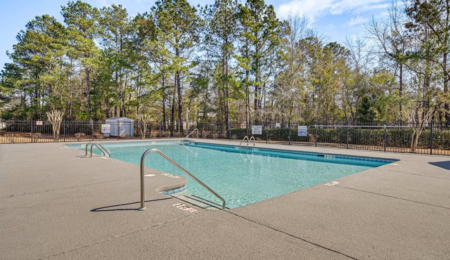 Murrells Inlet Condo w/Pool Access, Near Beach!