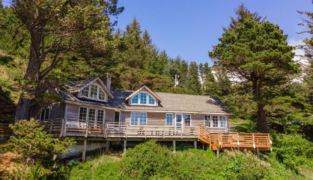 Nautilus - Oceanfront Nantucket Style Home
