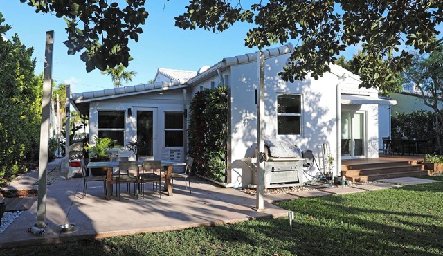 New! Charming 3-bed modern beach house with beautiful garden