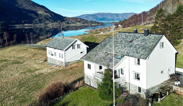 Nice Home In Åheim With House Sea View