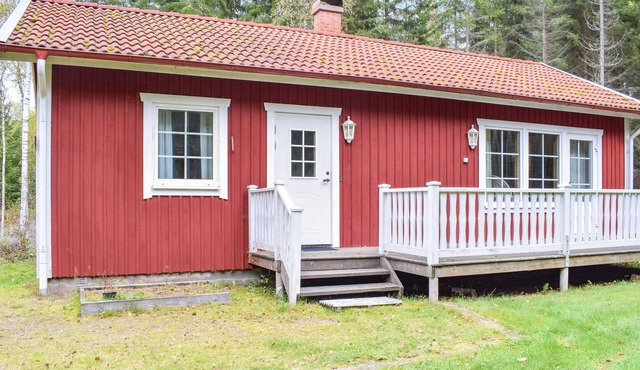 Nice home in Eksjö with kitchen