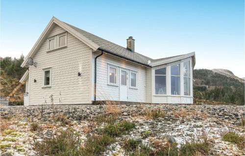 Nice Home In Stadlandet With House Sea View