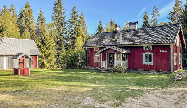 Nice home in Strömsnäsbruk with kitchen