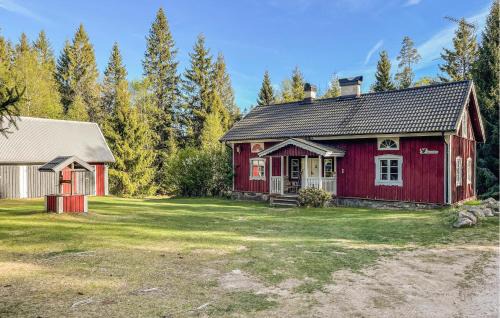 Nice Home In Strömsnäsbruk With Kitchen