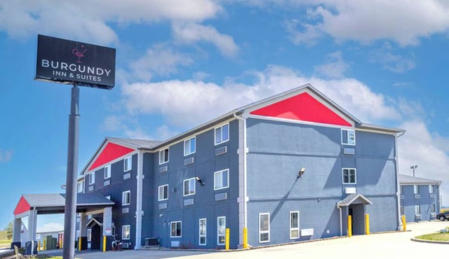 Pass-Through Paradise | Affordable El Paso Sleep Stop w/Easy Parking | 2 Units