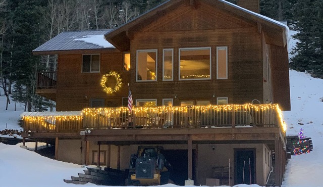 Peaceful & Spacious Cabin in Red River