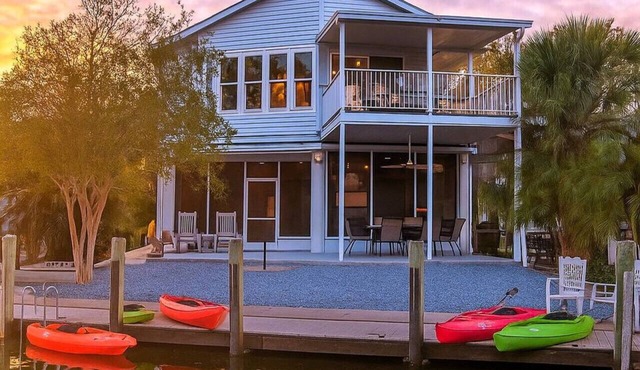 Pelican’s Point – Weeki Wachee Main River Home with Gulf Access