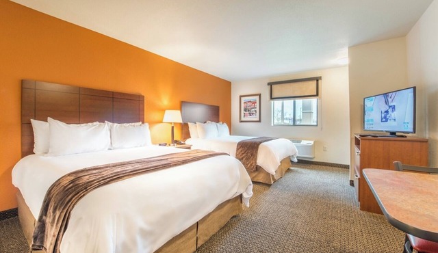 Pet-Friendly Unit w/Kitchenette Near Racine Parks