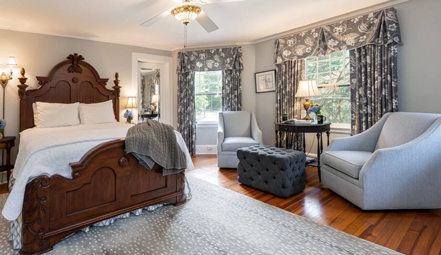 Pinecrest Bed & Breakfast