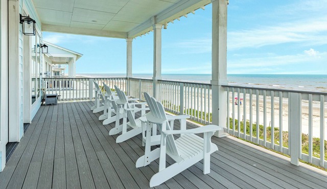 Private Beachfront Home w/5 Decks, 3 Suites, Fenced Yard in Beachside Village